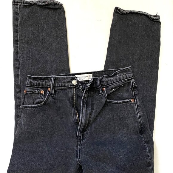 Abercrombie & Fitch The Ankle Straight Ultra High Rise Black Jeans Size 26/ 2R - Picture 5 of 6